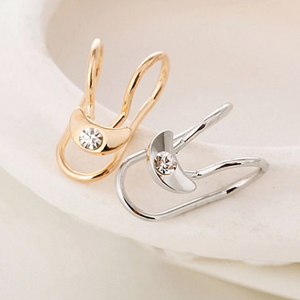 🌜Pretty Jeweled Moon Ear Cuff- silver tone - Picture 6 of 6